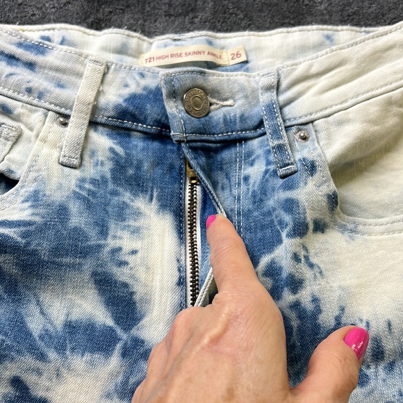 ⭐️Levi’s tie dye 721 high rise skinny ankle raw hem jeans size 26 - Picture 7 of 11